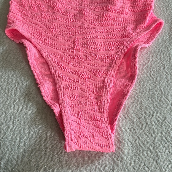 Bond-eye mara one piece, Pink Tiger, $175 - Picture 11 of 15
